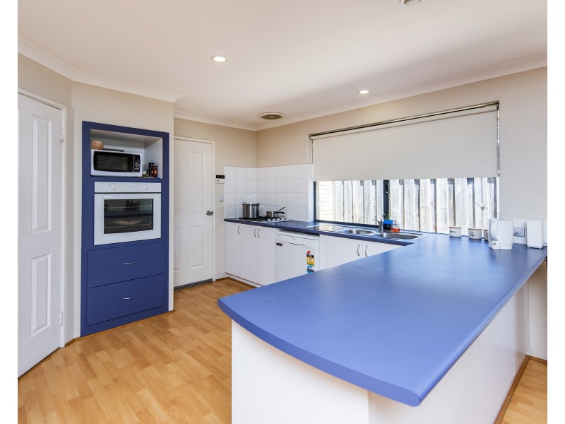 8 Quandong Parkway, Halls Head WA 6210