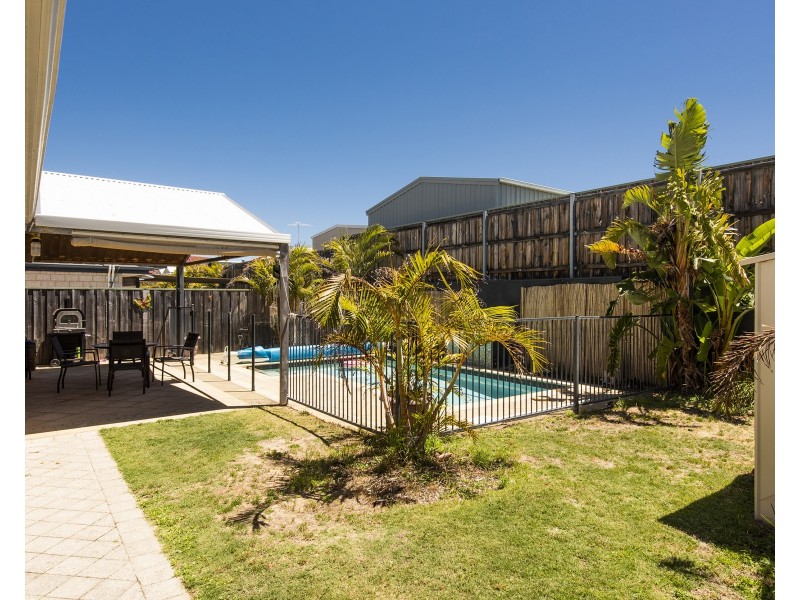 8 Quandong Parkway, Halls Head WA 6210