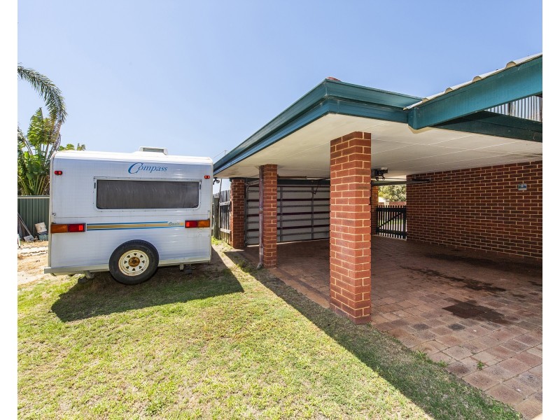 28 Muntries Place, Halls Head WA 6210