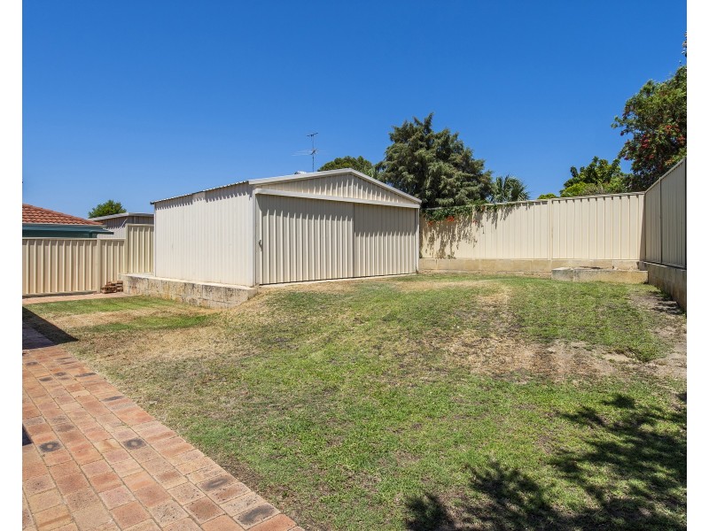 28 Muntries Place, Halls Head WA 6210