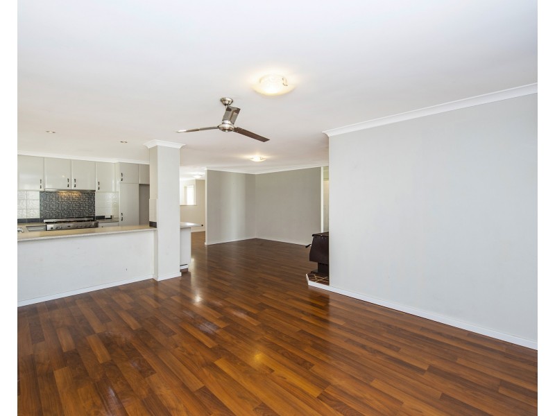 28 Muntries Place, Halls Head WA 6210