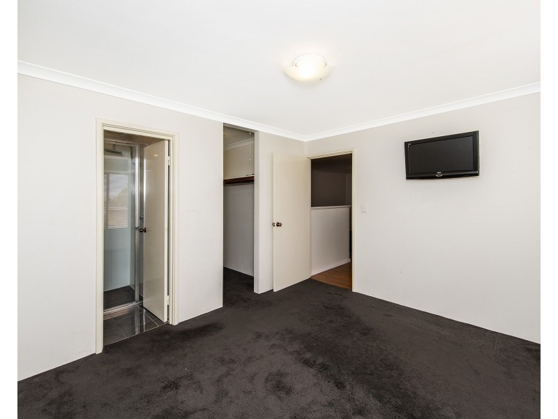 28 Muntries Place, Halls Head WA 6210