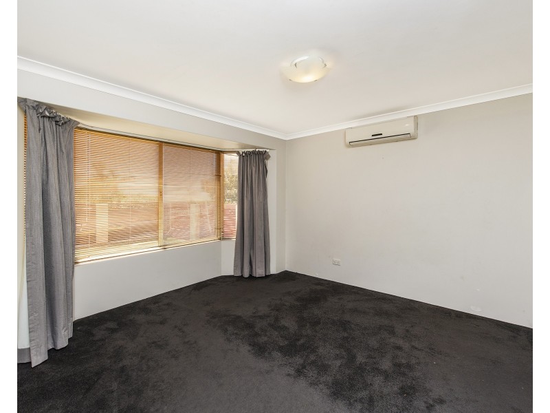 28 Muntries Place, Halls Head WA 6210