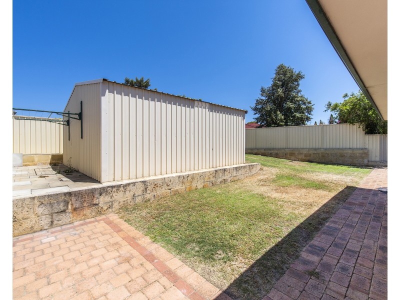 28 Muntries Place, Halls Head WA 6210