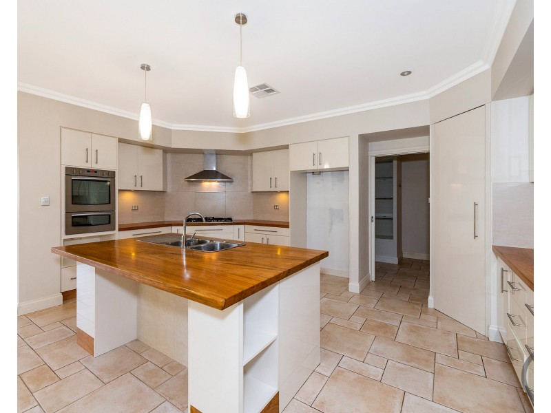 46 Camden Way, Meadow Springs WA 6210