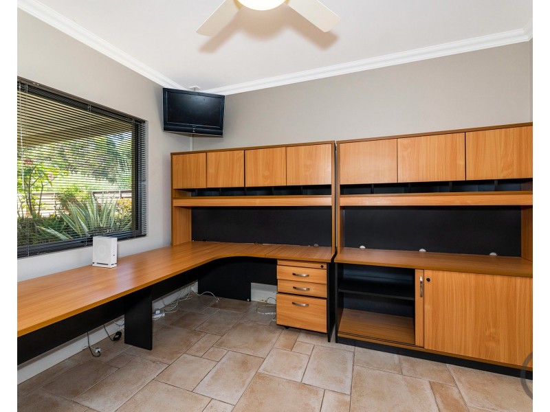 46 Camden Way, Meadow Springs WA 6210