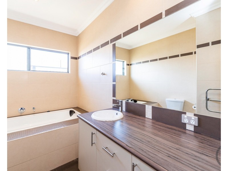 46 Camden Way, Meadow Springs WA 6210