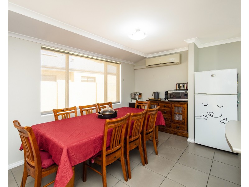 27 Bobtail Bend, Wannanup WA 6210