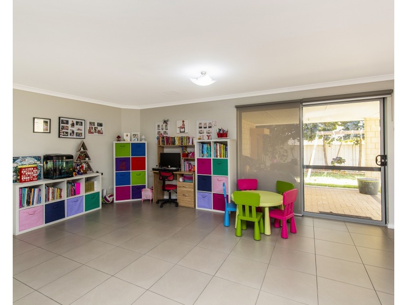 27 Bobtail Bend, Wannanup WA 6210