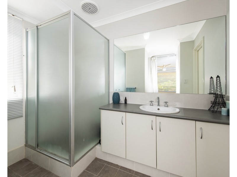 27 Bobtail Bend, Wannanup WA 6210