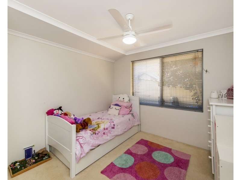 27 Bobtail Bend, Wannanup WA 6210