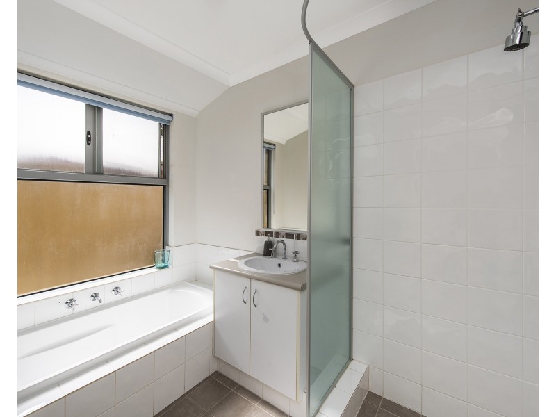 27 Bobtail Bend, Wannanup WA 6210