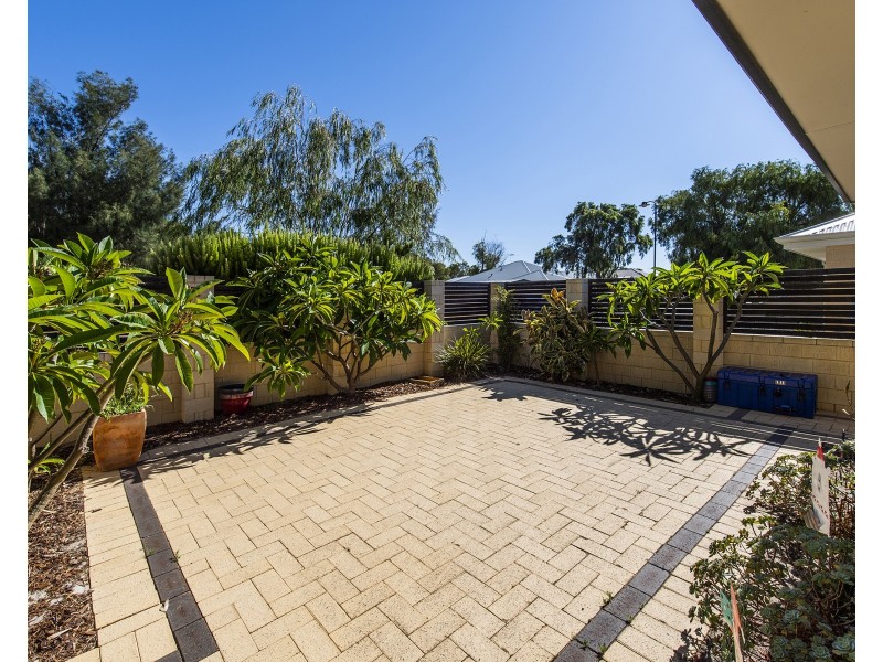 27 Bobtail Bend, Wannanup WA 6210
