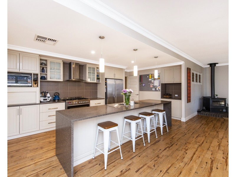 11 Adonis Road, Silver Sands WA 6210