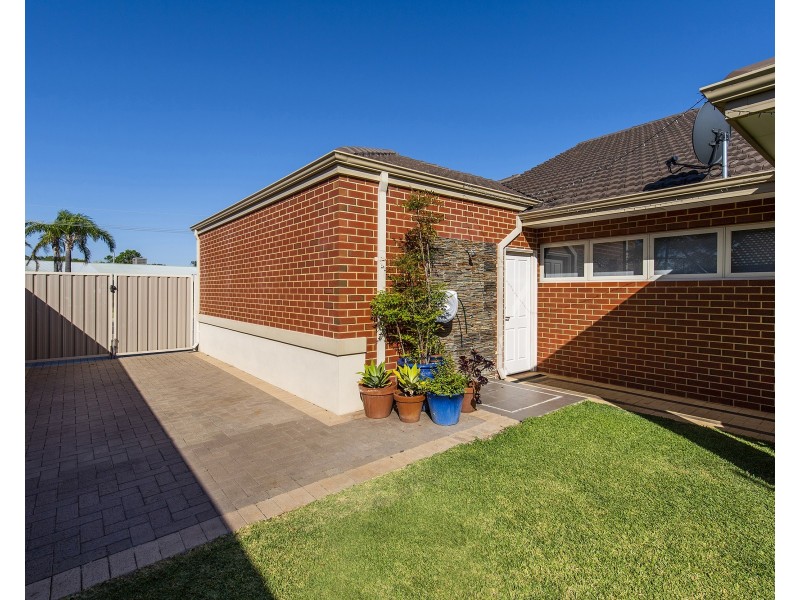 11 Adonis Road, Silver Sands WA 6210