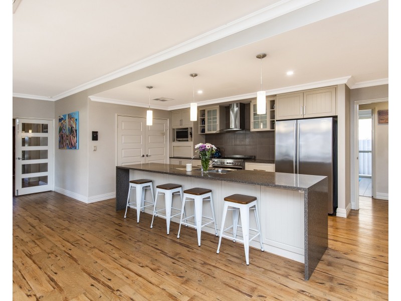 11 Adonis Road, Silver Sands WA 6210