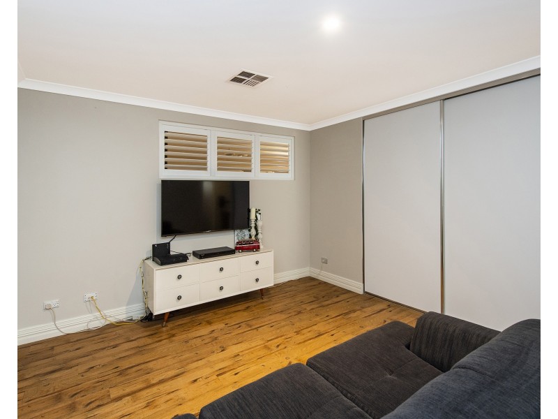 11 Adonis Road, Silver Sands WA 6210