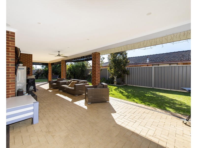 11 Adonis Road, Silver Sands WA 6210