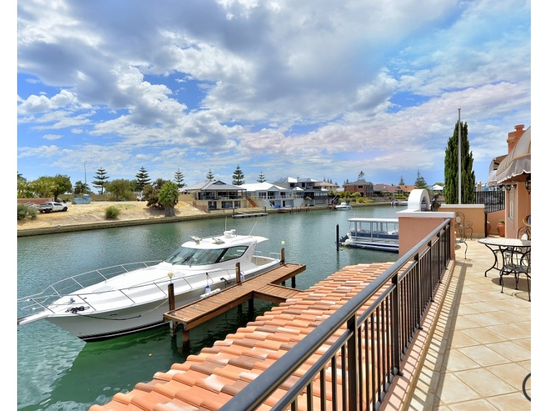 9 Picaroon Place, Halls Head WA 6210