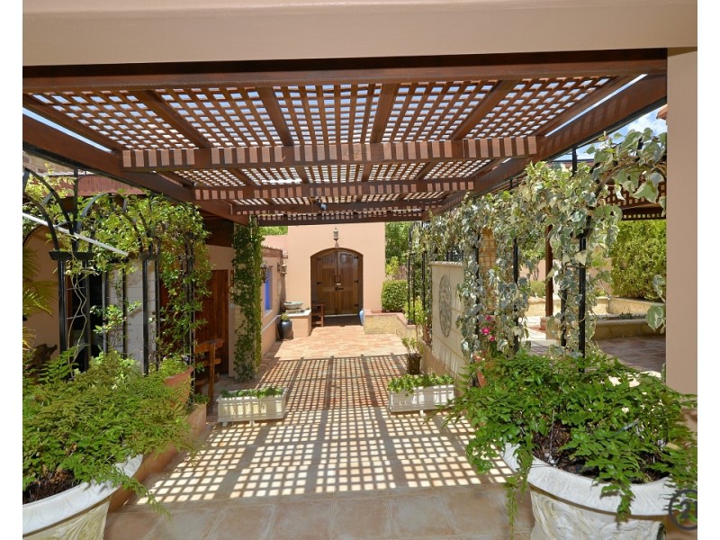 9 Picaroon Place, Halls Head WA 6210