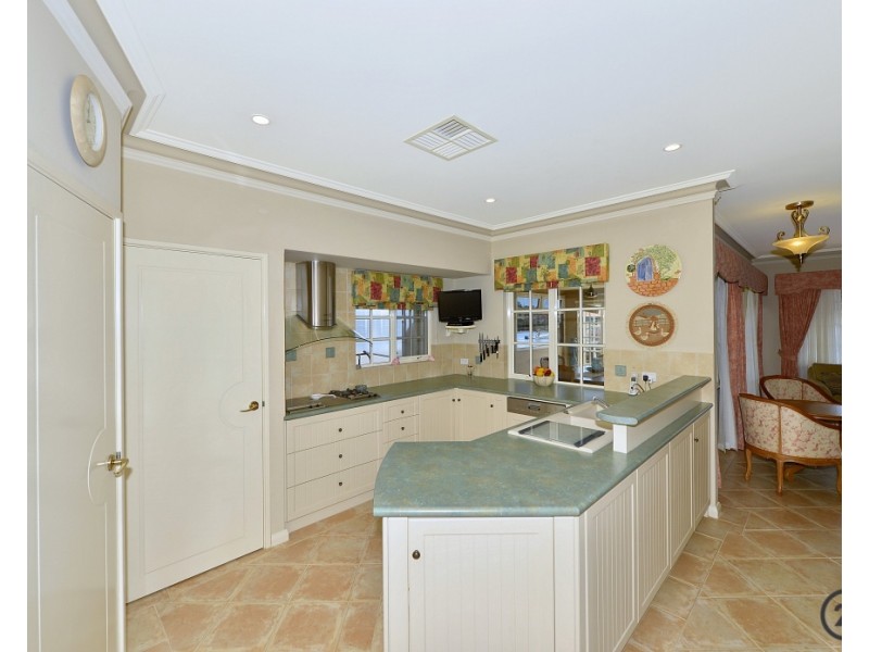 9 Picaroon Place, Halls Head WA 6210