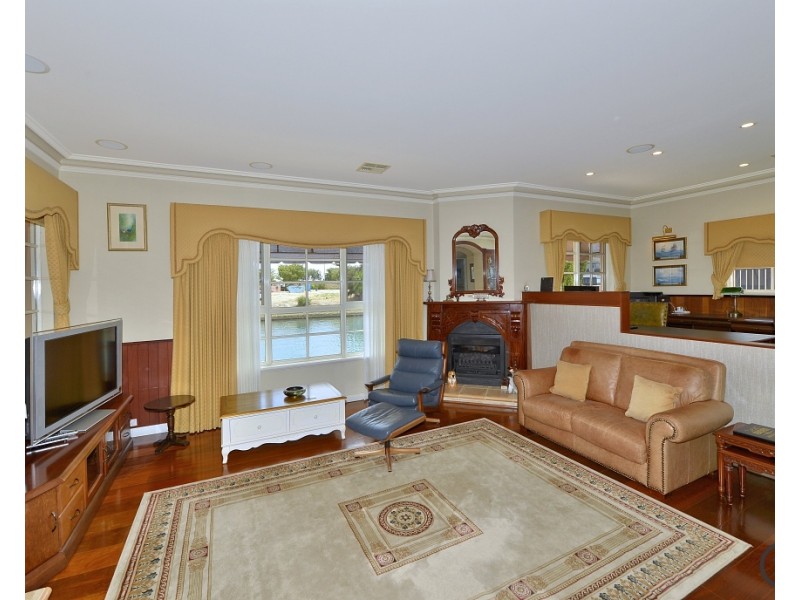 9 Picaroon Place, Halls Head WA 6210