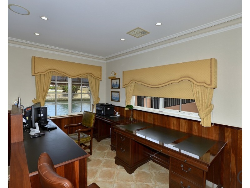 9 Picaroon Place, Halls Head WA 6210