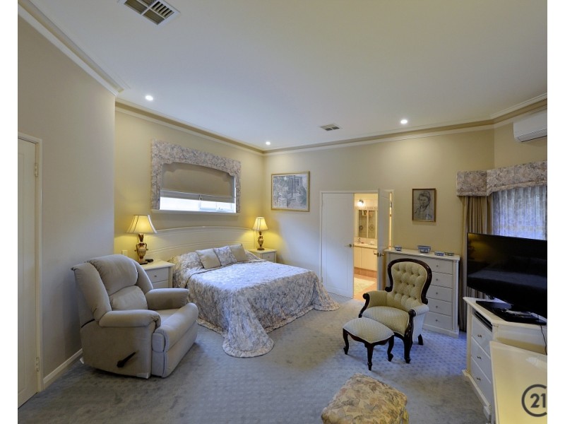 9 Picaroon Place, Halls Head WA 6210