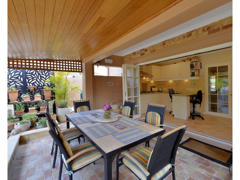 9 Picaroon Place, Halls Head WA 6210