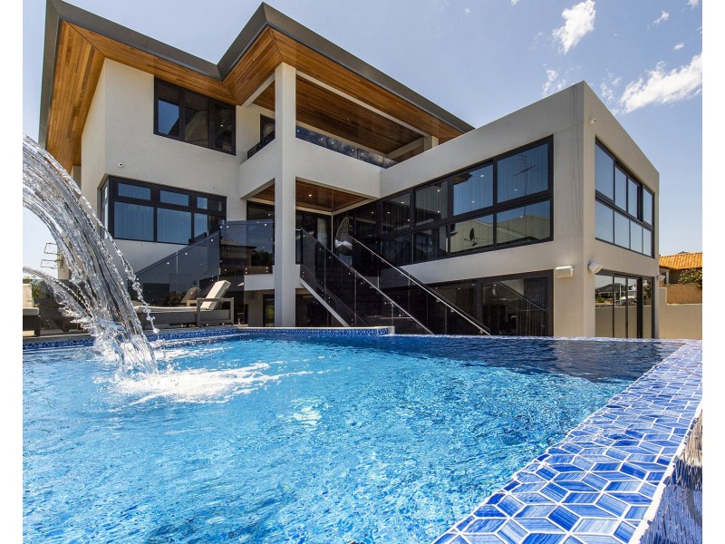 2 Cambria Island Retreat, Halls Head WA 6210