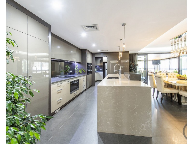 2 Cambria Island Retreat, Halls Head WA 6210