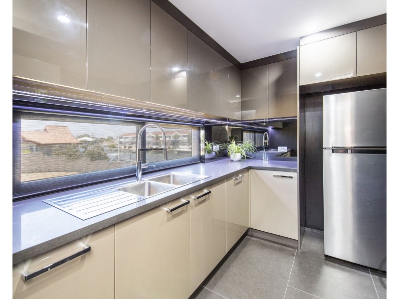 2 Cambria Island Retreat, Halls Head WA 6210