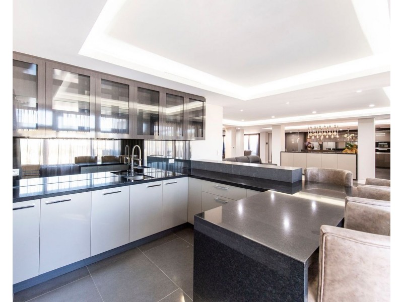 2 Cambria Island Retreat, Halls Head WA 6210