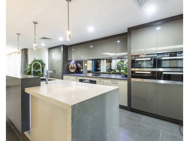 2 Cambria Island Retreat, Halls Head WA 6210