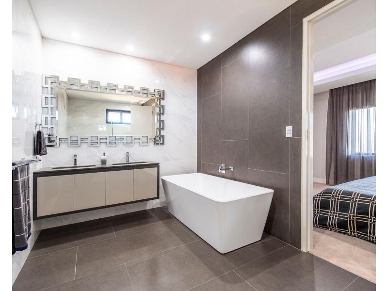 2 Cambria Island Retreat, Halls Head WA 6210