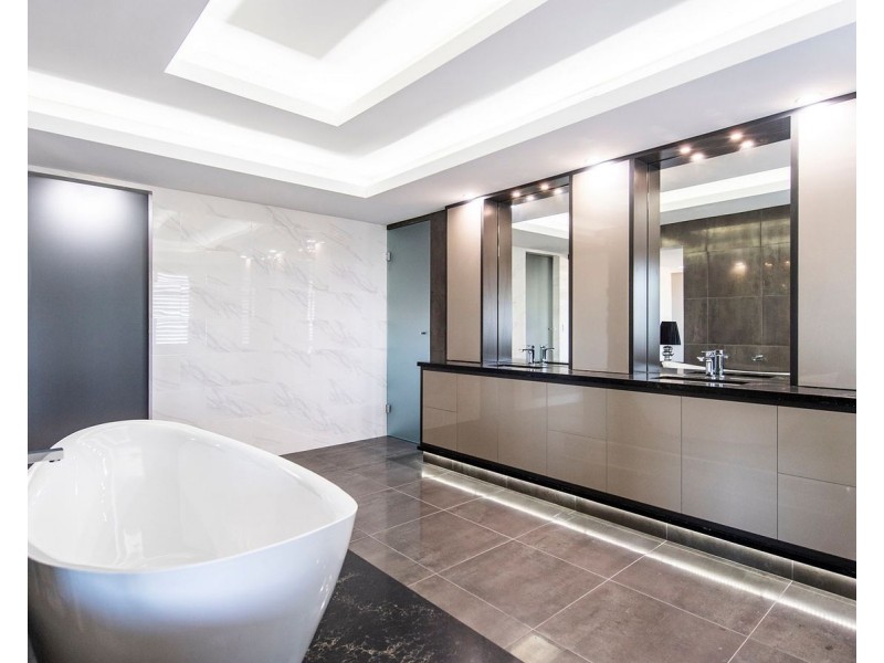 2 Cambria Island Retreat, Halls Head WA 6210