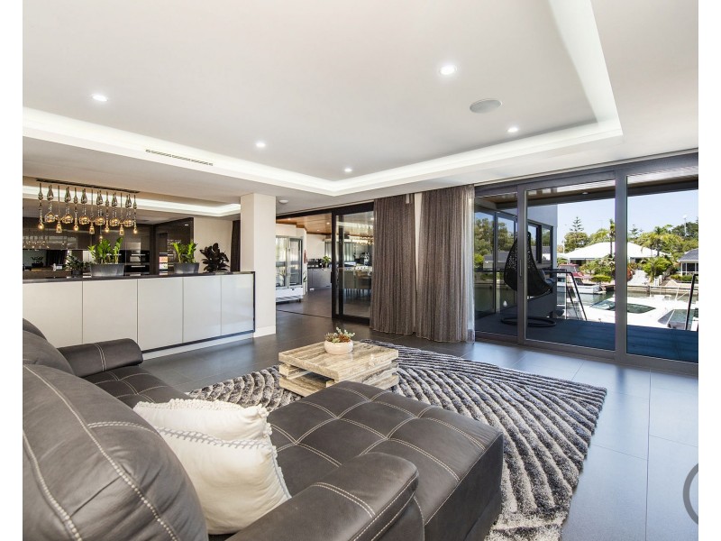 2 Cambria Island Retreat, Halls Head WA 6210