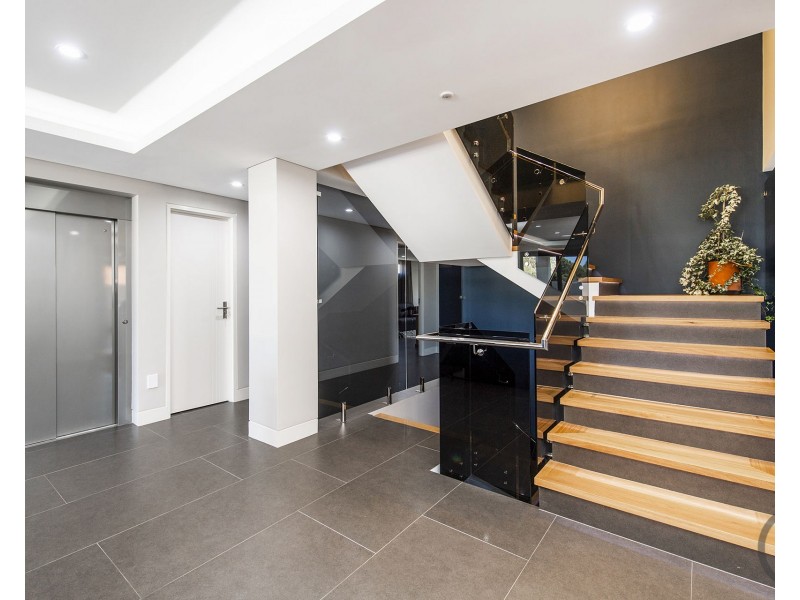 2 Cambria Island Retreat, Halls Head WA 6210