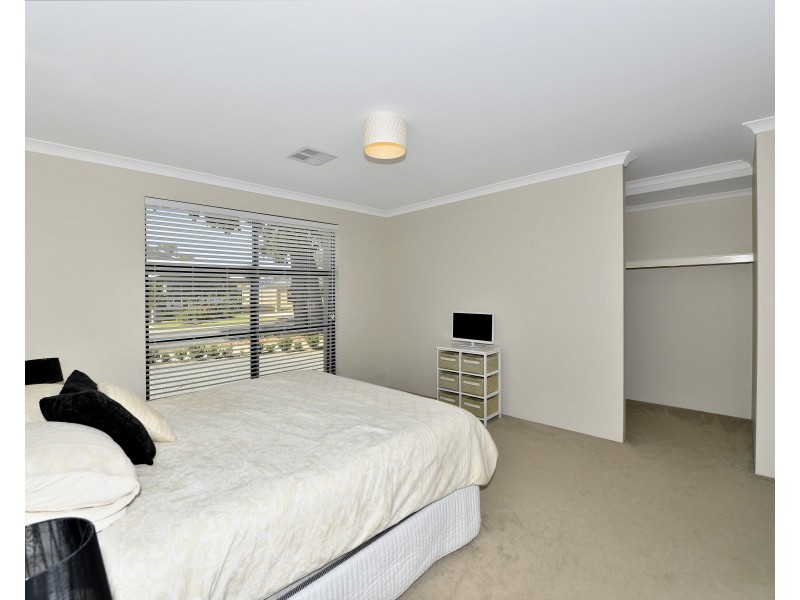 9 Bobtail Bend, Wannanup WA 6210