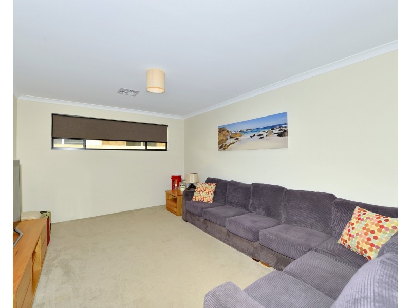 9 Bobtail Bend, Wannanup WA 6210