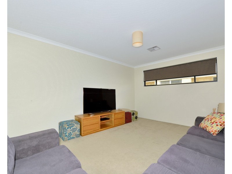 9 Bobtail Bend, Wannanup WA 6210