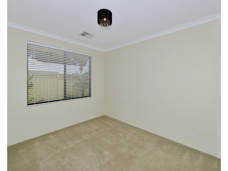 9 Bobtail Bend, Wannanup WA 6210