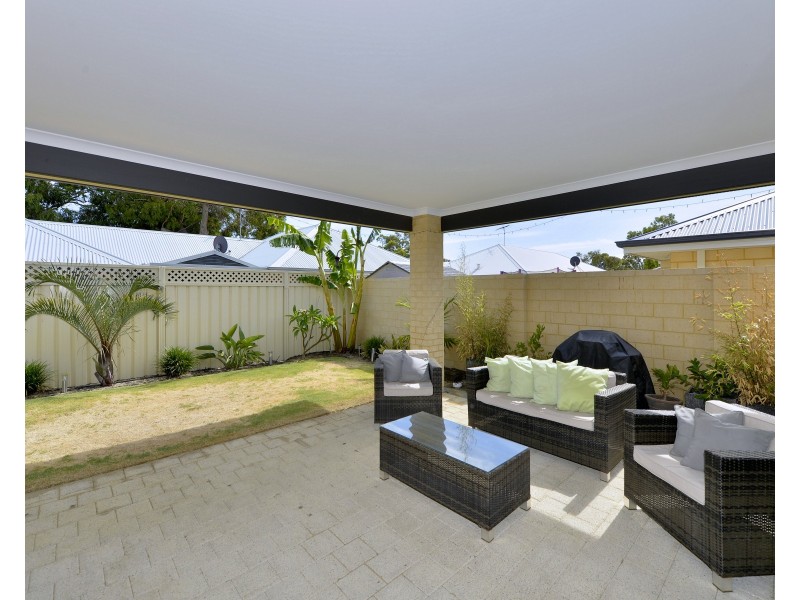 9 Bobtail Bend, Wannanup WA 6210