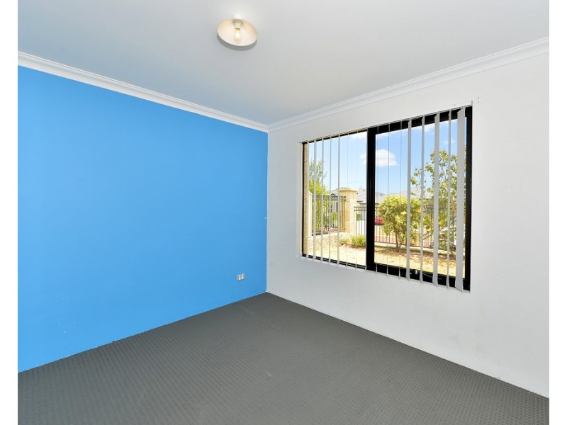 16 Salome Crescent, Lakelands WA 6180