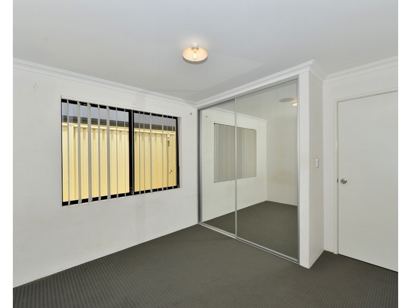 16 Salome Crescent, Lakelands WA 6180