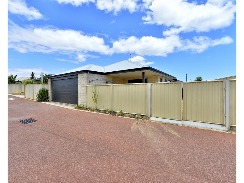 16 Salome Crescent, Lakelands WA 6180