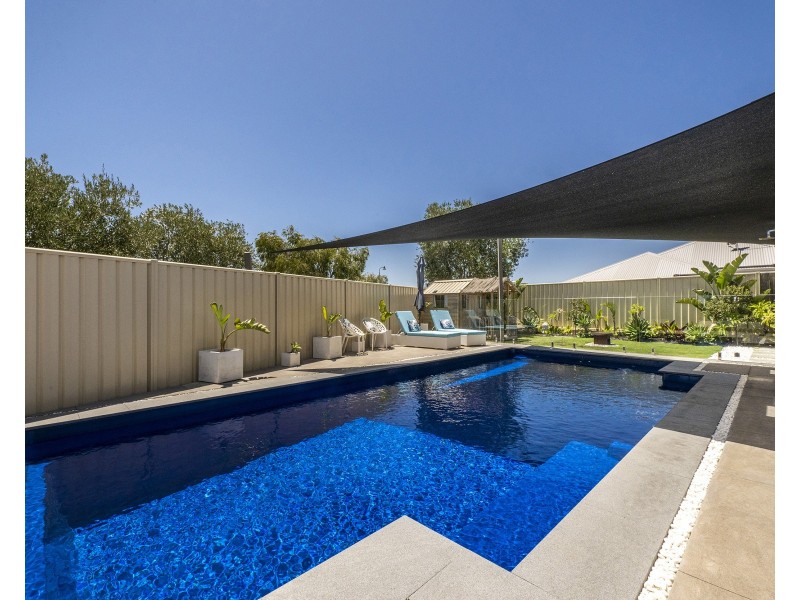 14 Dowerin Circuit, Lakelands WA 6180