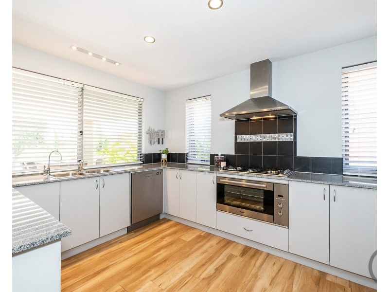 14 Dowerin Circuit, Lakelands WA 6180