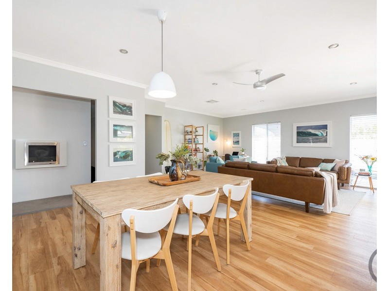 14 Dowerin Circuit, Lakelands WA 6180