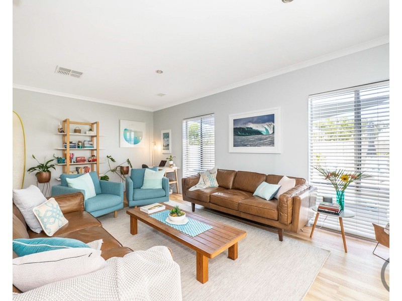 14 Dowerin Circuit, Lakelands WA 6180